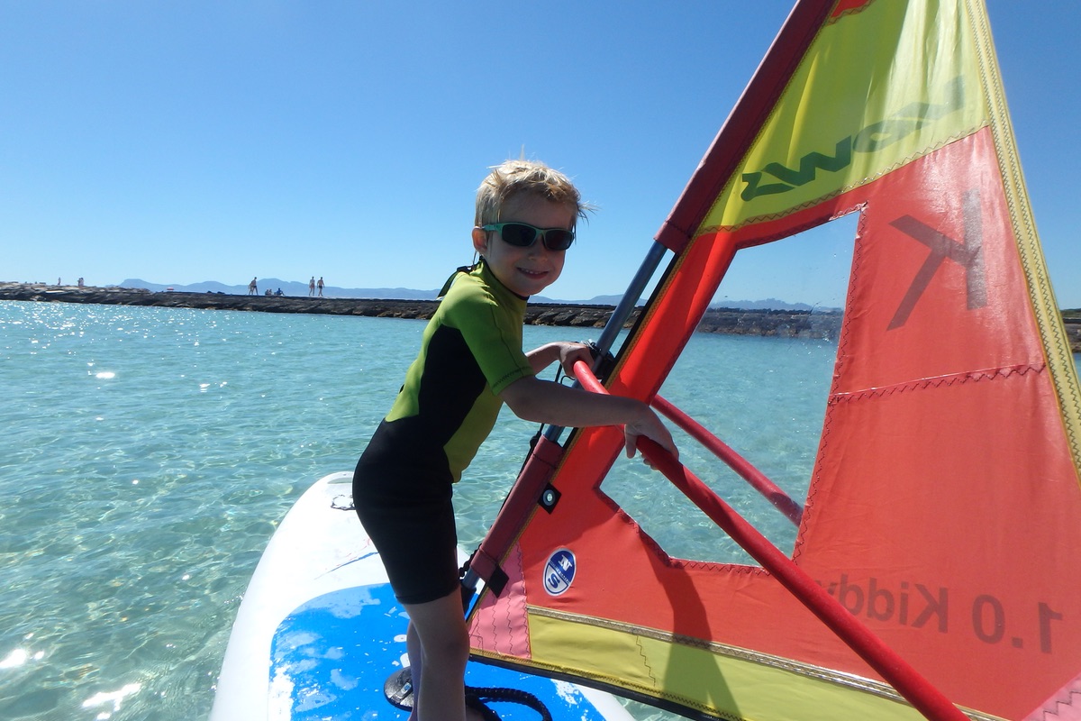 Curso_de_Windsurf_Mallorca_para_ninos_iniciacion_5_dias