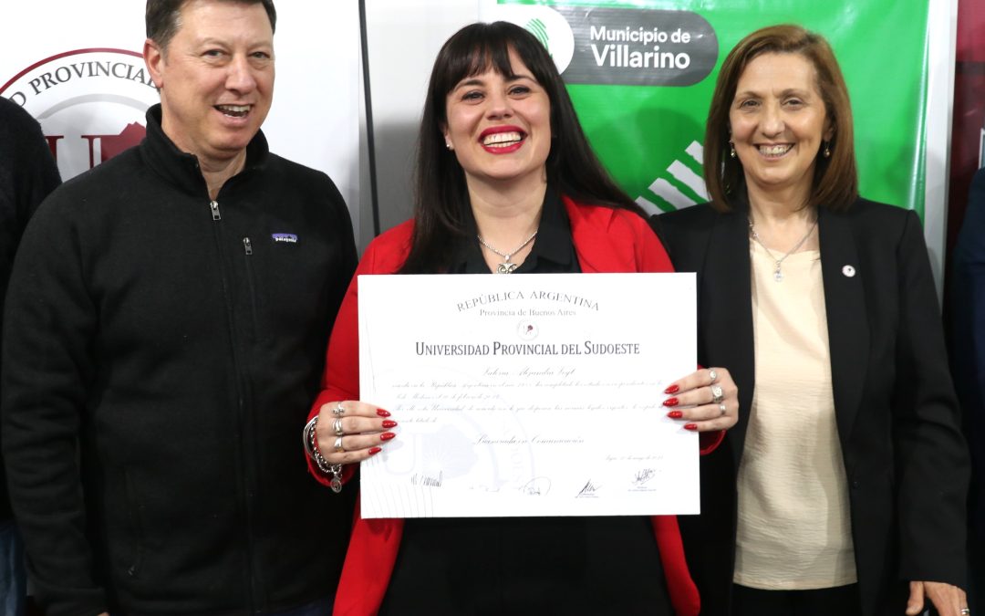 Acto de colación y entrega de títulos a estudiantes de la UPSO