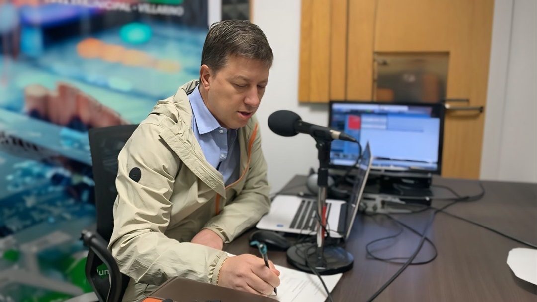 El intendente de Villarino responde consultas y reclamos de los vecinos en su nuevo espacio radial por FM Identidad